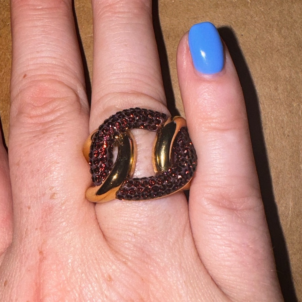 Henri Bendel gold ring with burgundy stones size 7